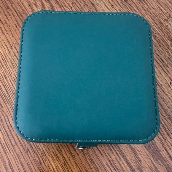 Green Jewelry Box - Picture 2 of 5